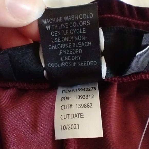 Wine colored tapered pull on pants - Picture 9 of 9